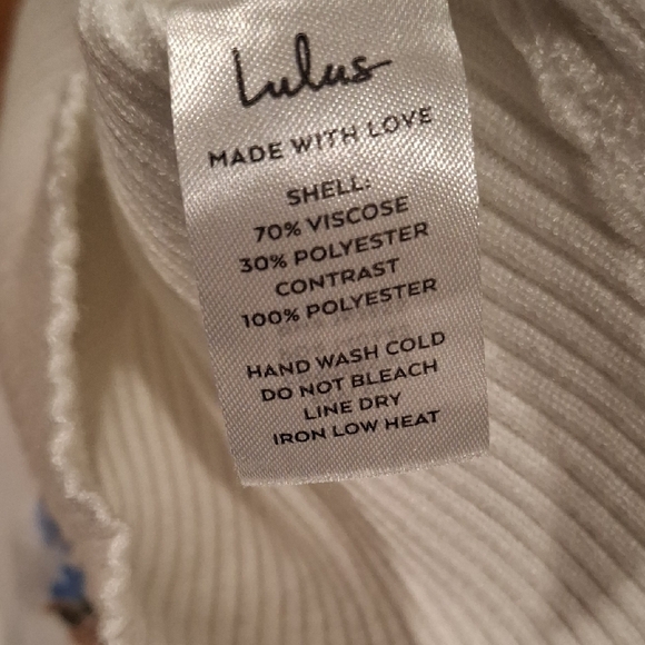 Lulu's White Cropped Blouse with V-Neckline and Billowy Sleeves - Picture 6 of 6